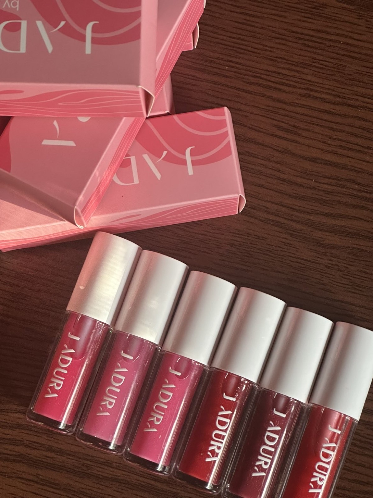 j1adura lip gloss collection