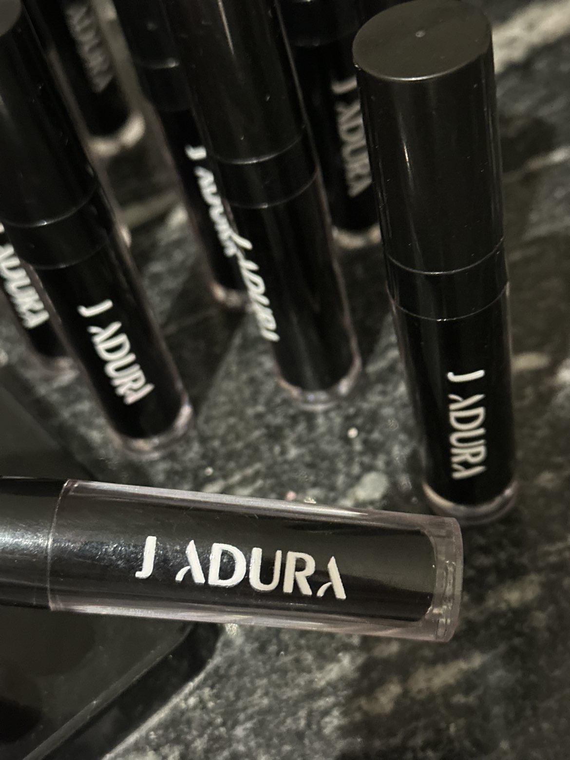 j1adura lip stain product tubes